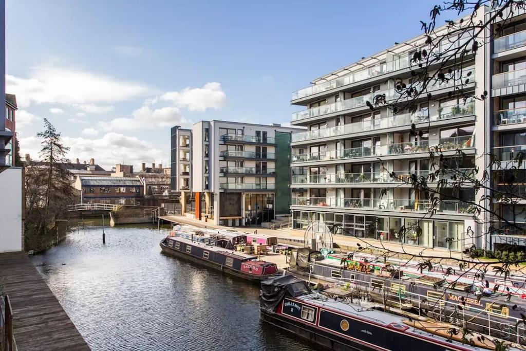 Canal-Side Apartment In Shoreditch Londra Exterior foto