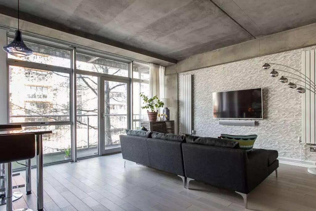 Canal-Side Apartment In Shoreditch Londra Exterior foto