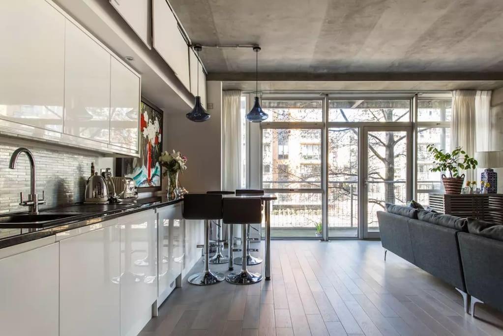 Canal-Side Apartment In Shoreditch Londra Exterior foto